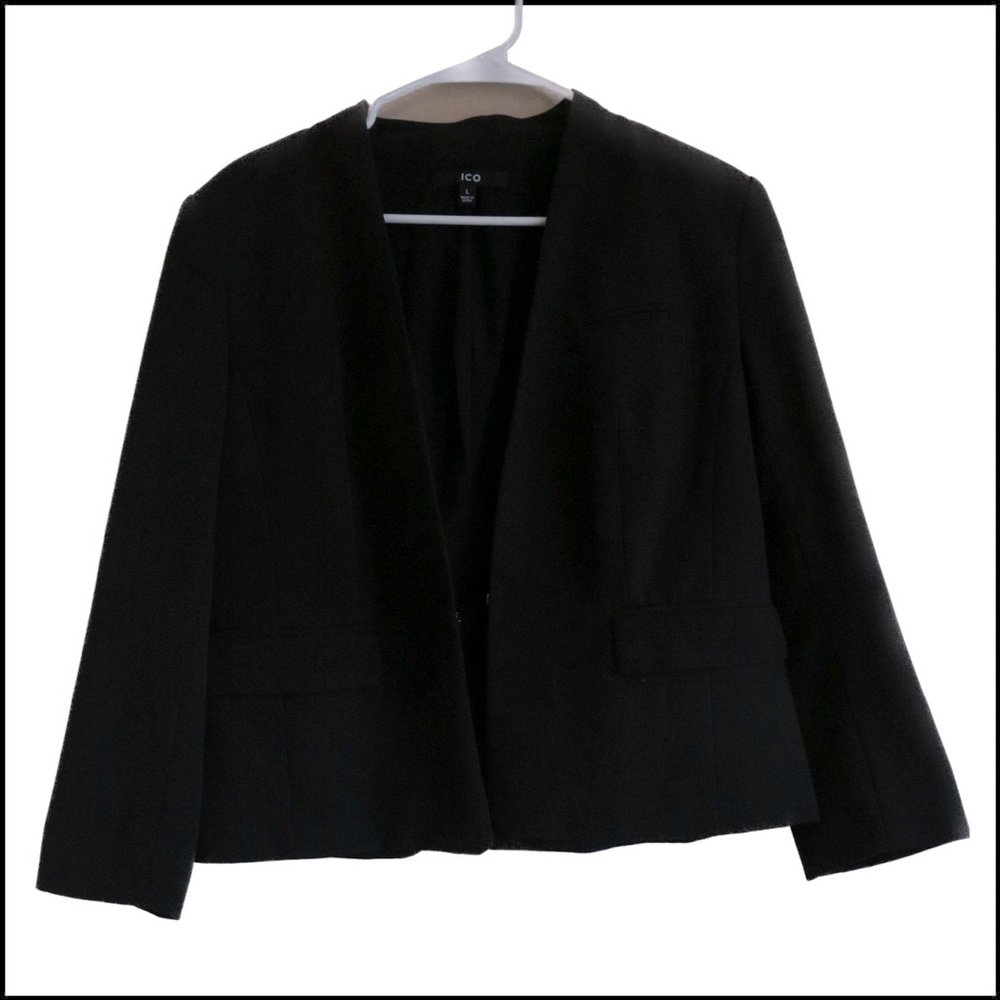 ICO cropped women’s 3/4 sleeve blazer